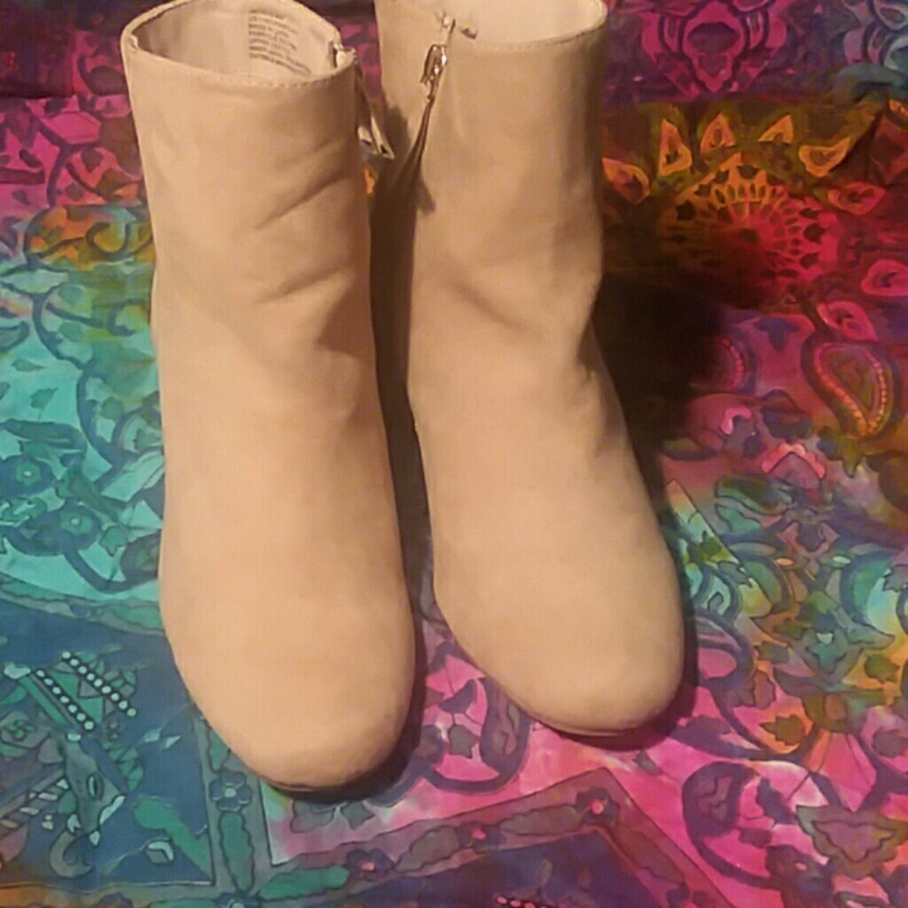 Booties - Picture 4 of 6